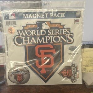 2010 World Series SF GiantsMagnet Pack